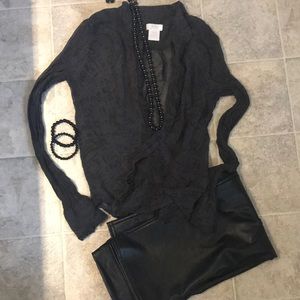 😎🥰 3 for 20! Sheer pattern blouse